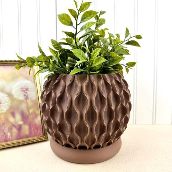Modern Geometric Planter Pot, Chain Planter Pot, Indoor, Textured Planter - Picture 1 of 9
